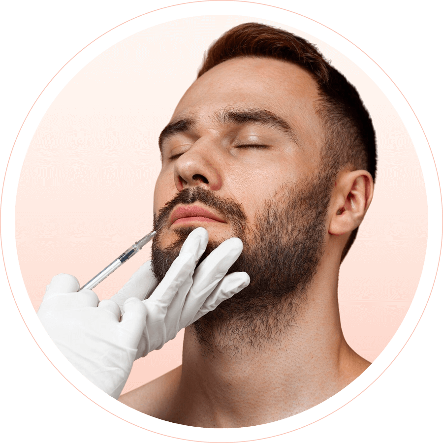 Hombre recibiendo aplicación de botox cerca de su zona para mejorar su apariencia en clínica estética especializada.