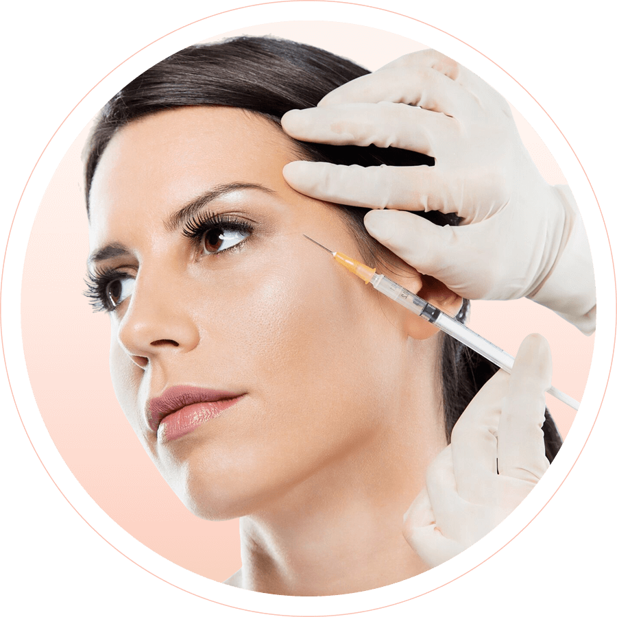 Aplicación de toxina botulínica por especialistas en tratamiento facial para arrugas en CDMX.